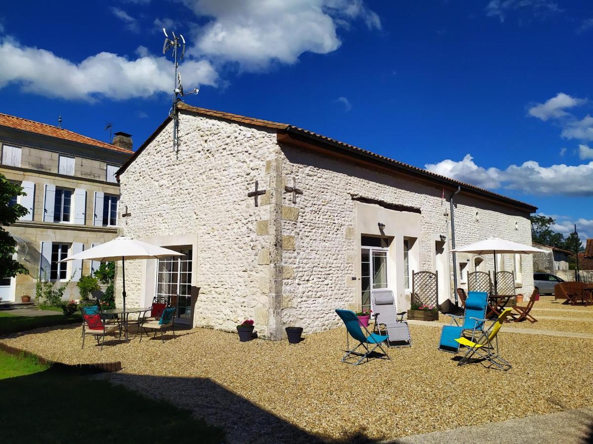 Les Gites Du Vigneron Et Cd'H Saint-Seurin-de-Palenne Luaran gambar