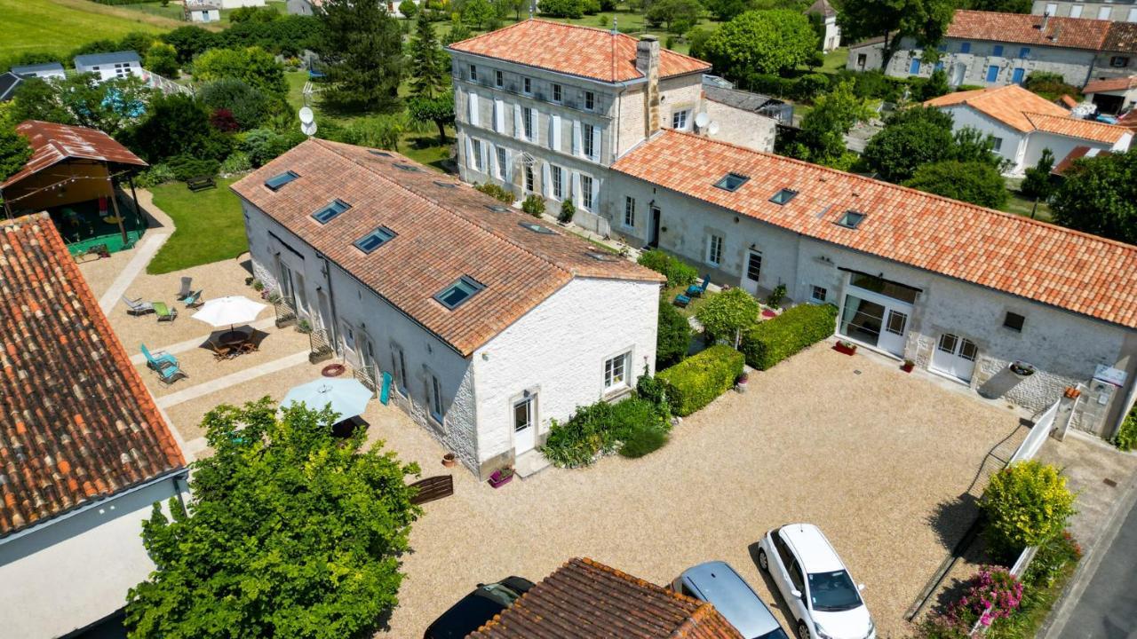 Les Gites Du Vigneron Et Cd'H Saint-Seurin-de-Palenne Luaran gambar