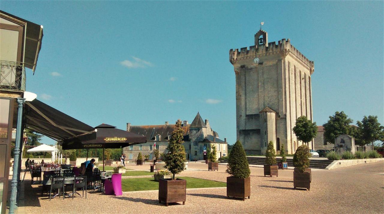 Les Gites Du Vigneron Et Cd'H Saint-Seurin-de-Palenne Luaran gambar