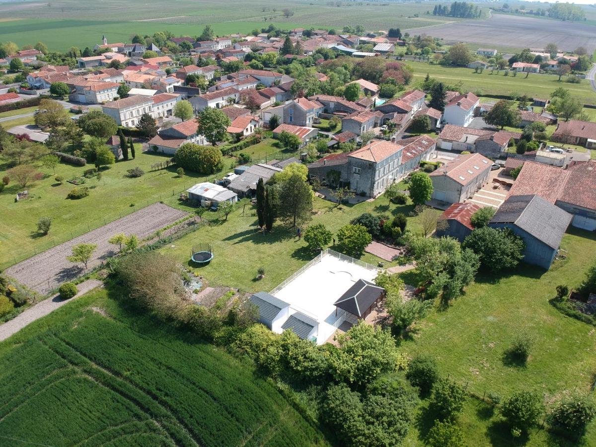 Les Gites Du Vigneron Et Cd'H Saint-Seurin-de-Palenne Luaran gambar